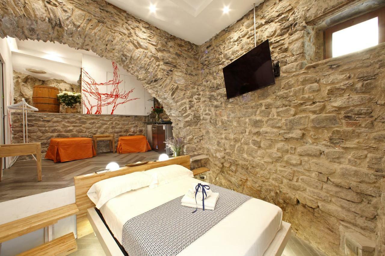 Arpaiu - Odeyo Sas Guest house *
